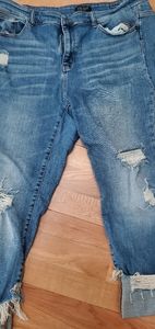 Judy blues size 20 Distressed straight cut jeans